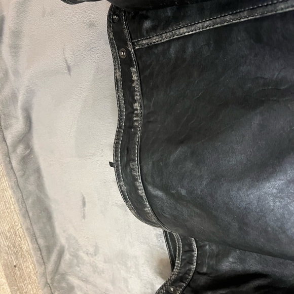 Tommy Bahama Distressed Leather Jacket - Size Large - Picture 14 of 14